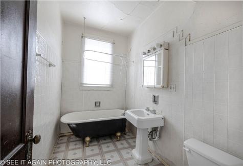 7930 South Luella Avenue Chicago IL 60617