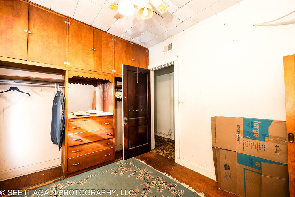 7930 South Luella Avenue Chicago IL 60617