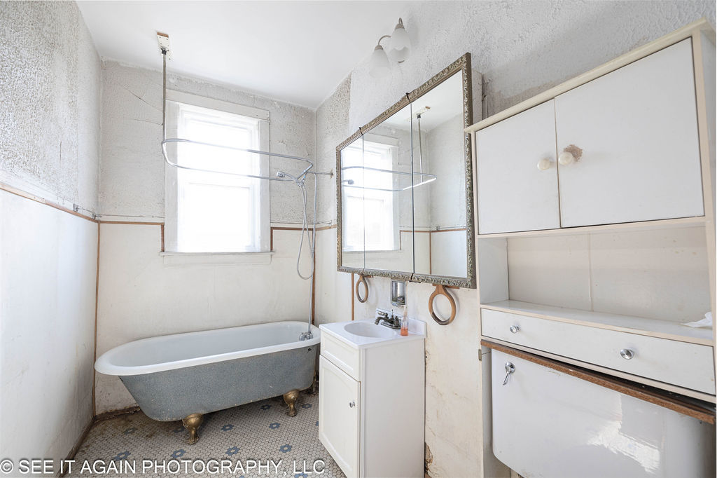 7930 South Luella Avenue Chicago IL 60617