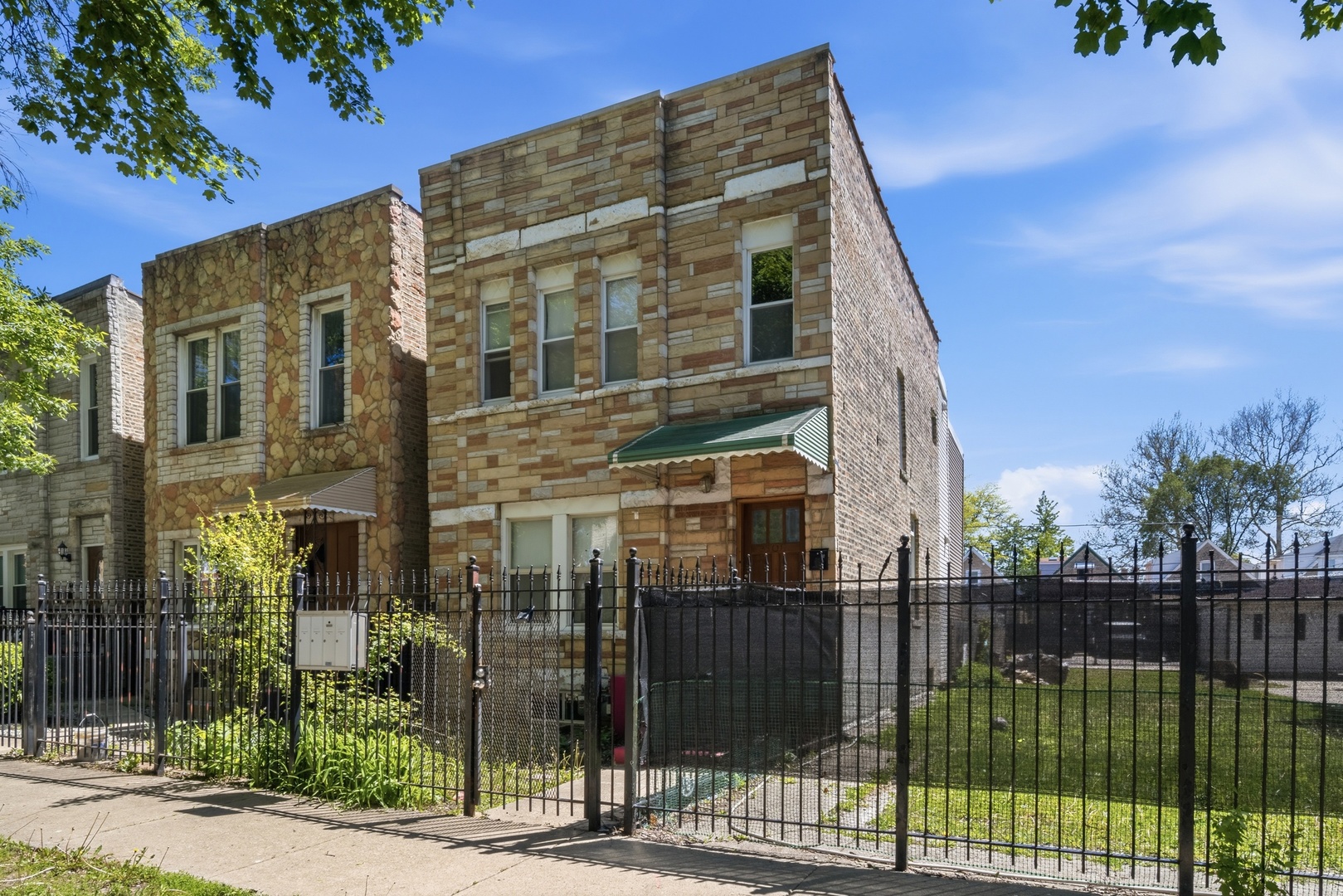 3505 West Le Moyne Street Chicago IL 60651