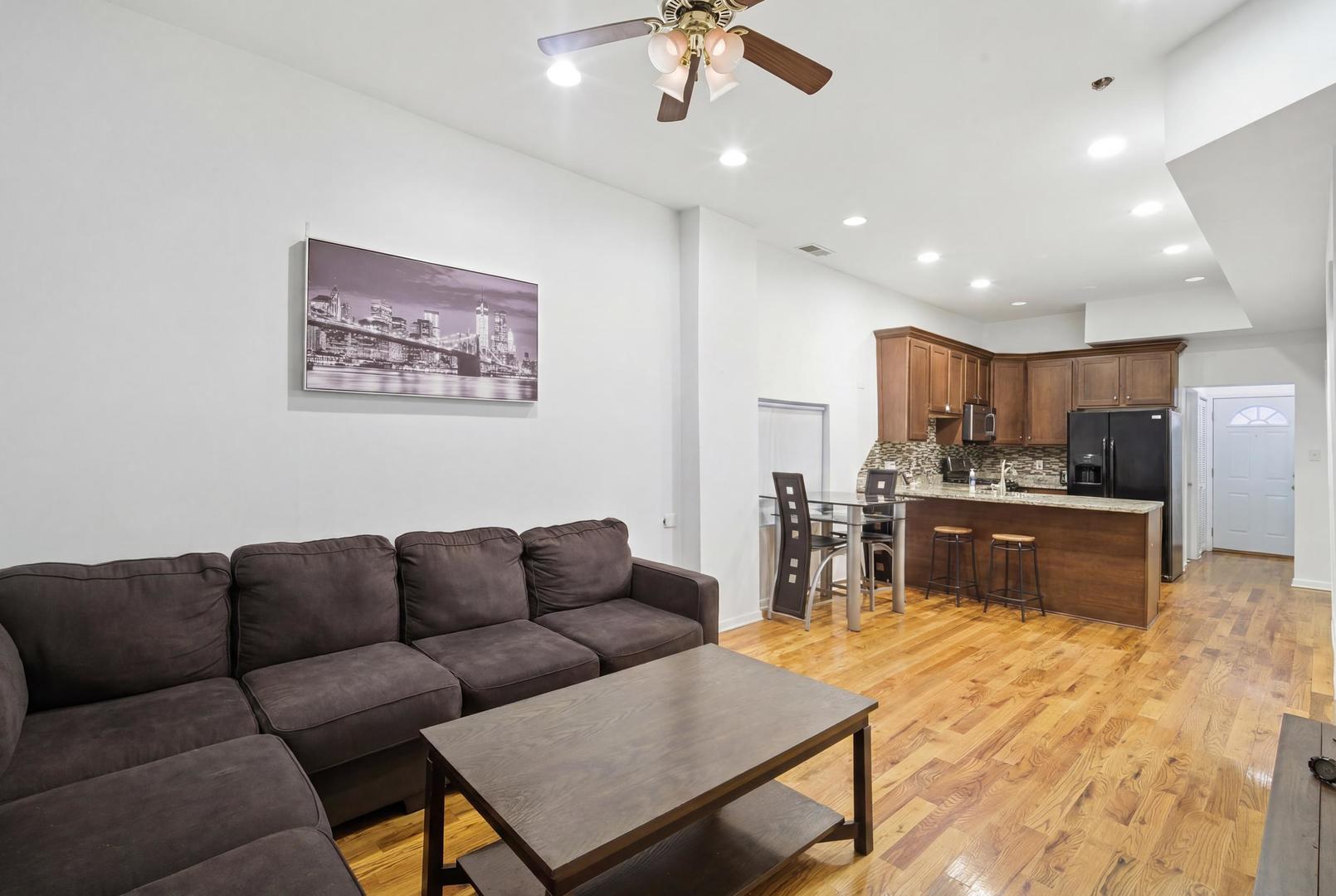 3505 West Le Moyne Street Chicago IL 60651