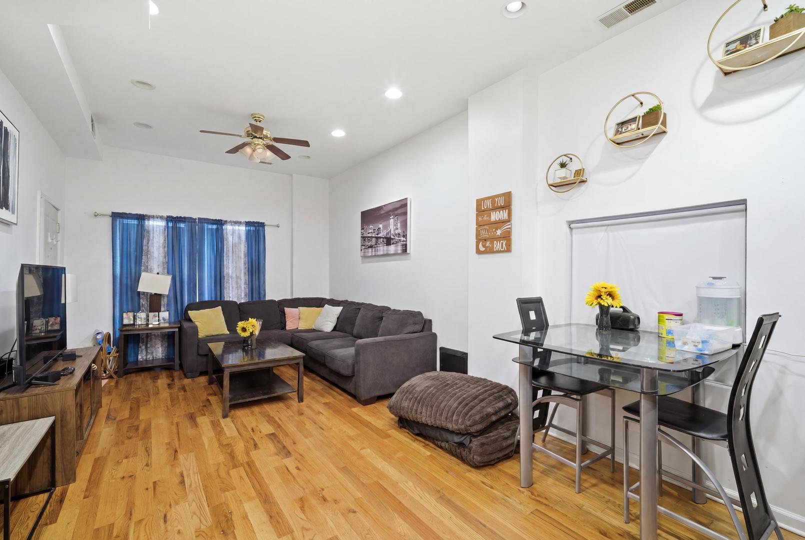 3505 West Le Moyne Street Chicago IL 60651