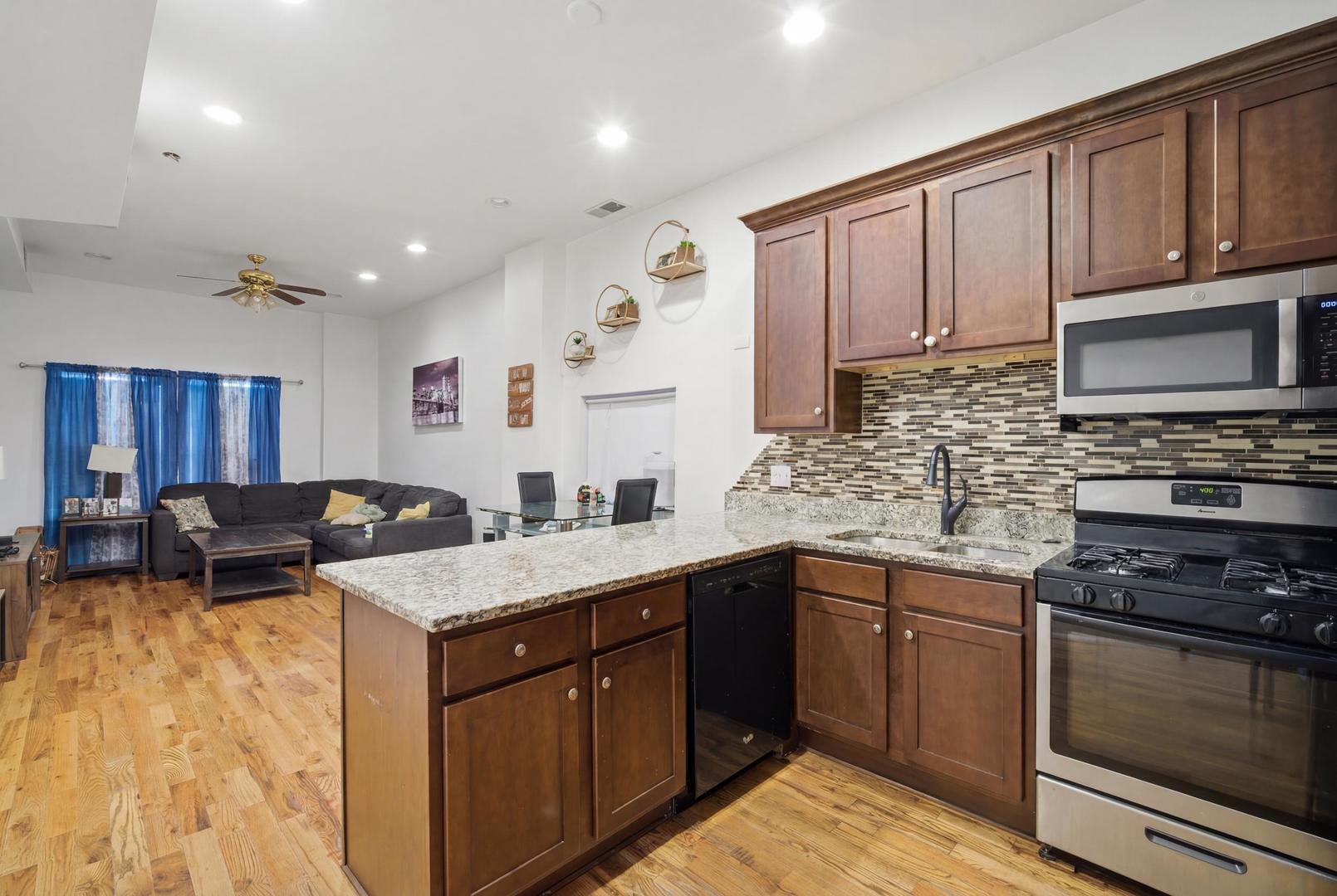 3505 West Le Moyne Street Chicago IL 60651