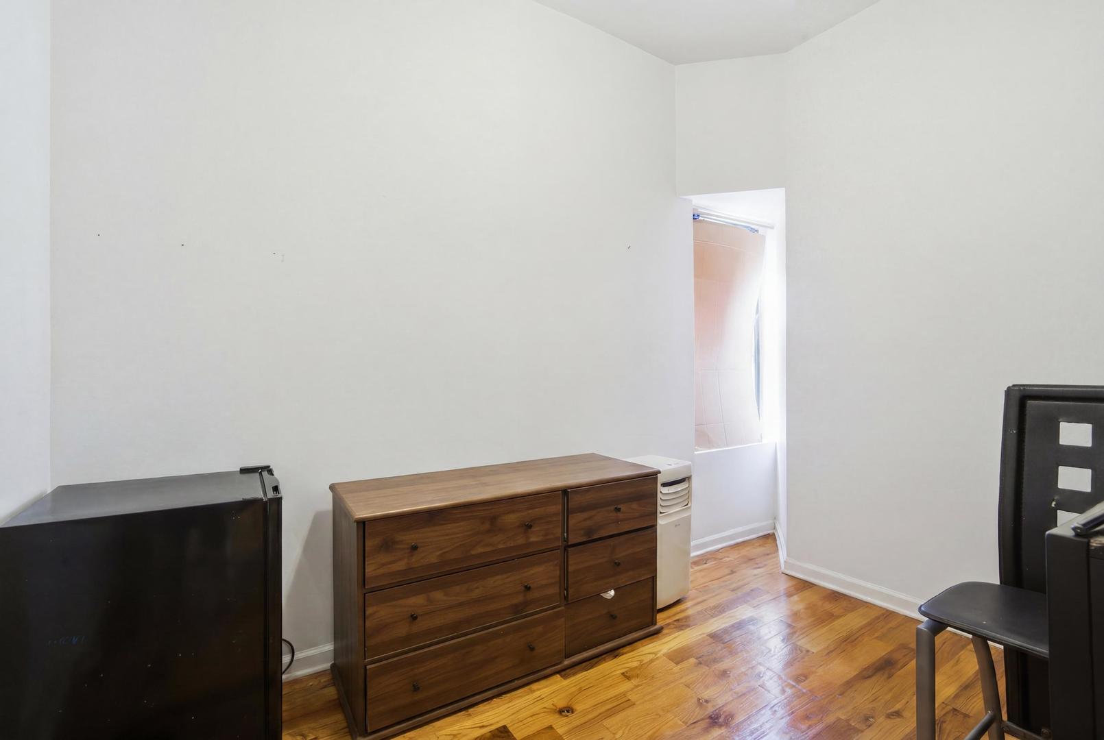 3505 West Le Moyne Street Chicago IL 60651