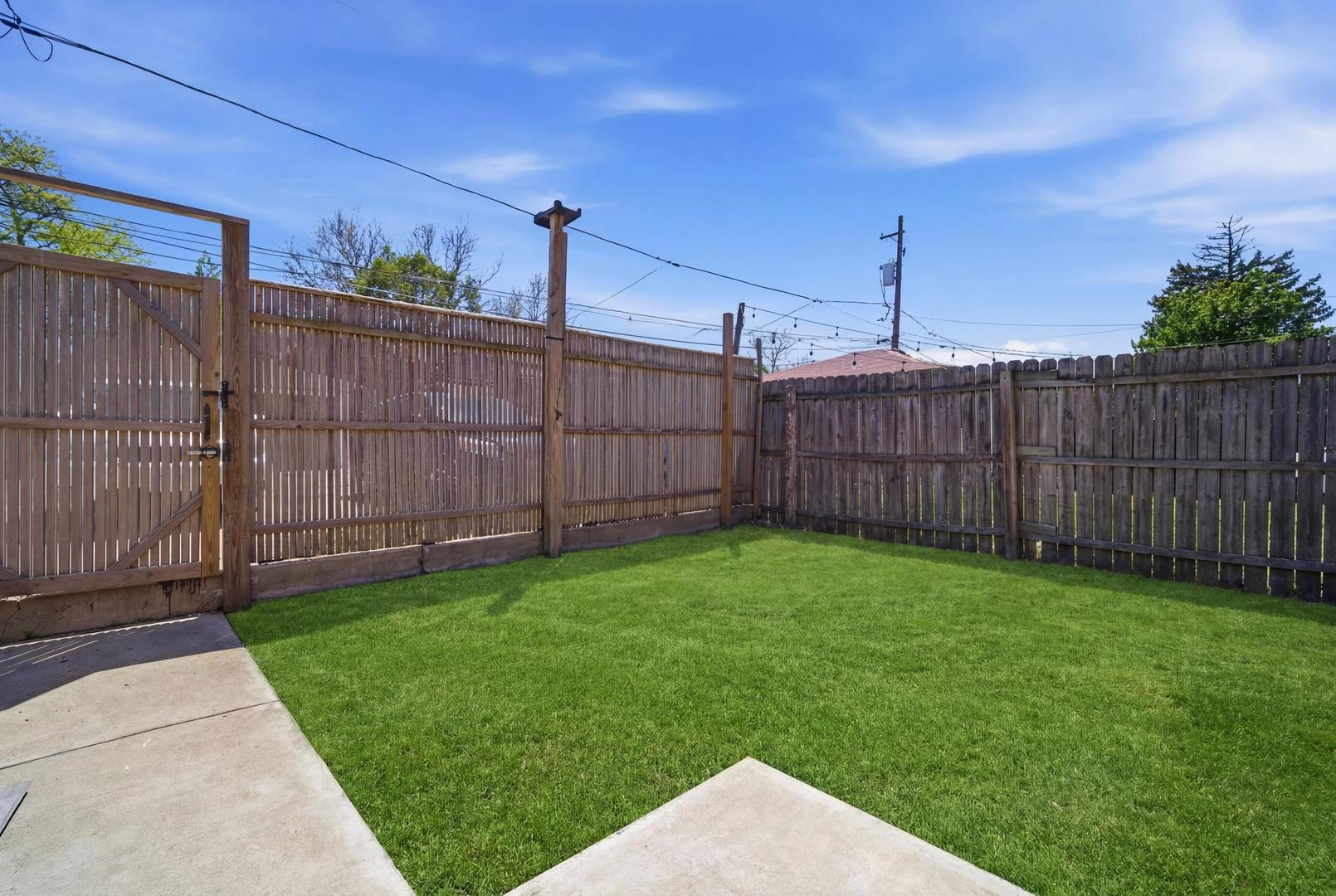 3505 West Le Moyne Street Chicago IL 60651
