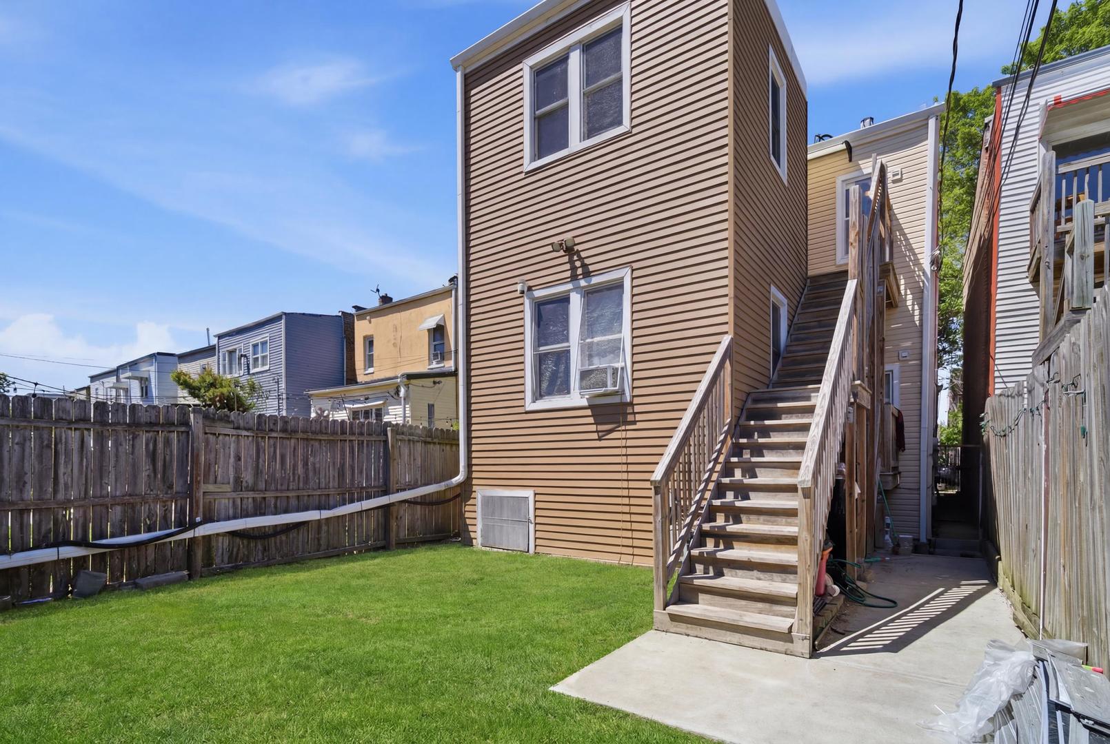 3505 West Le Moyne Street Chicago IL 60651