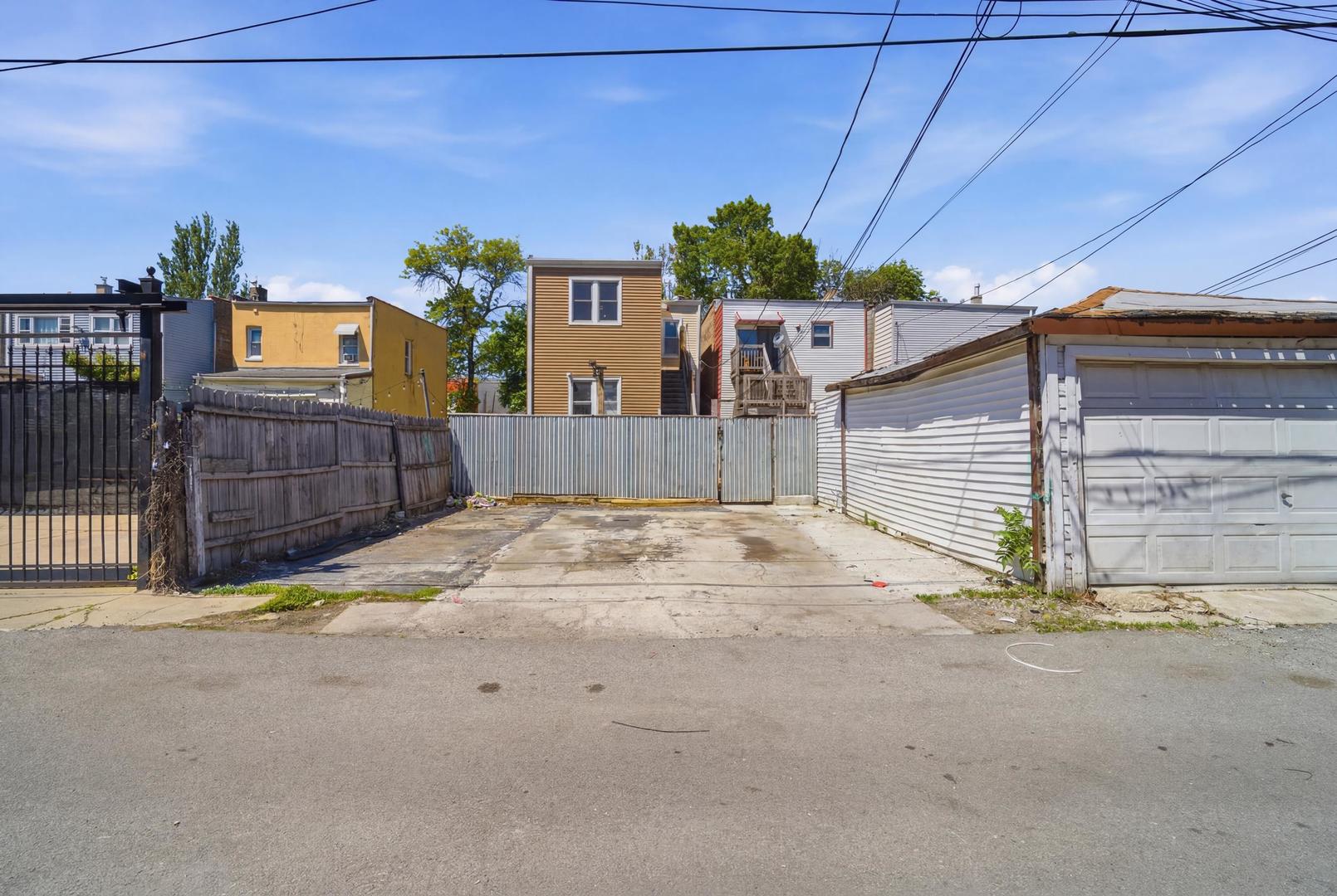 3505 West Le Moyne Street Chicago IL 60651
