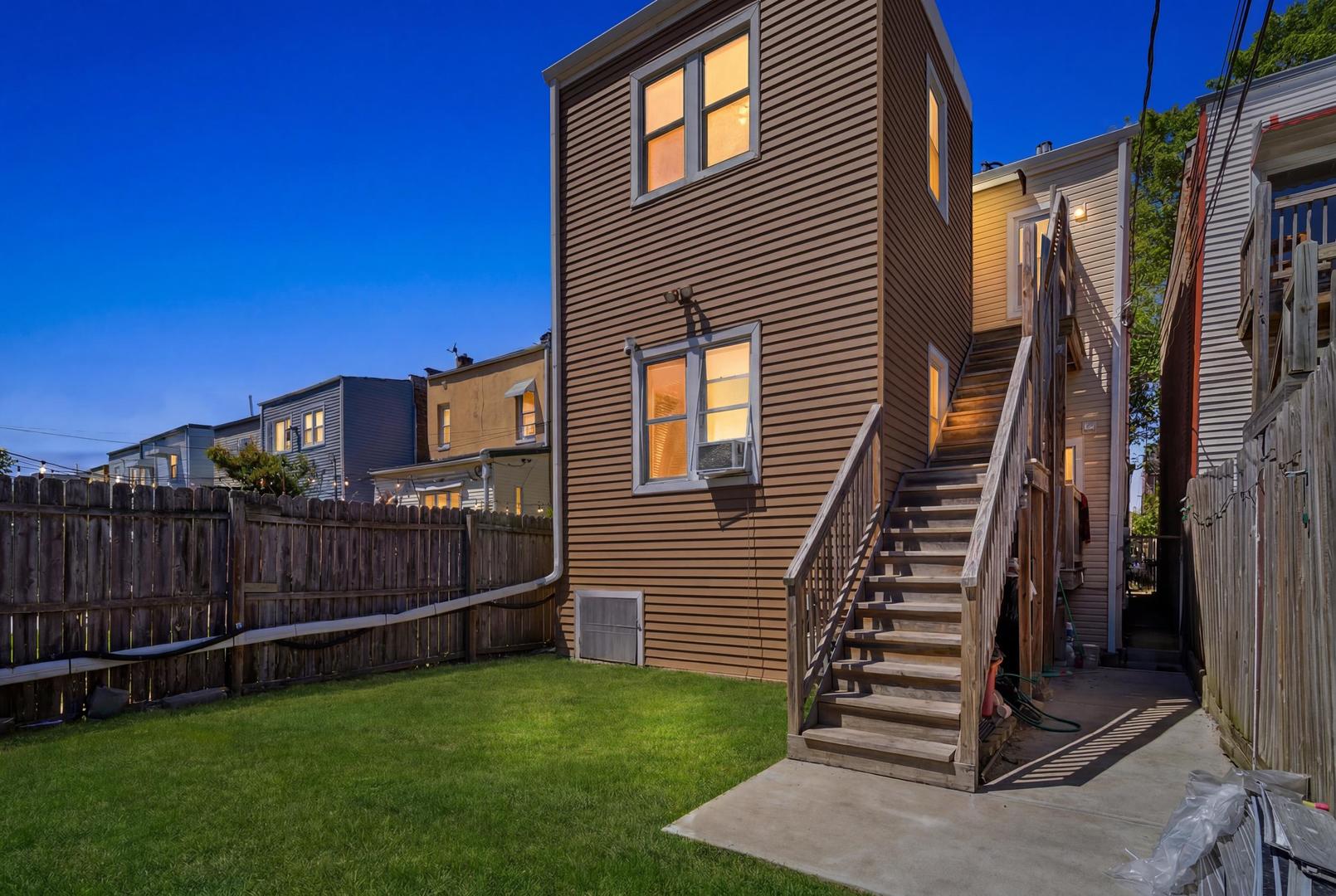 3505 West Le Moyne Street Chicago IL 60651