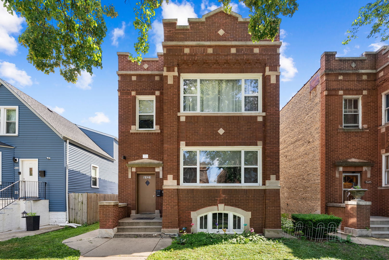 5121 West Henderson Avenue Chicago IL 60641