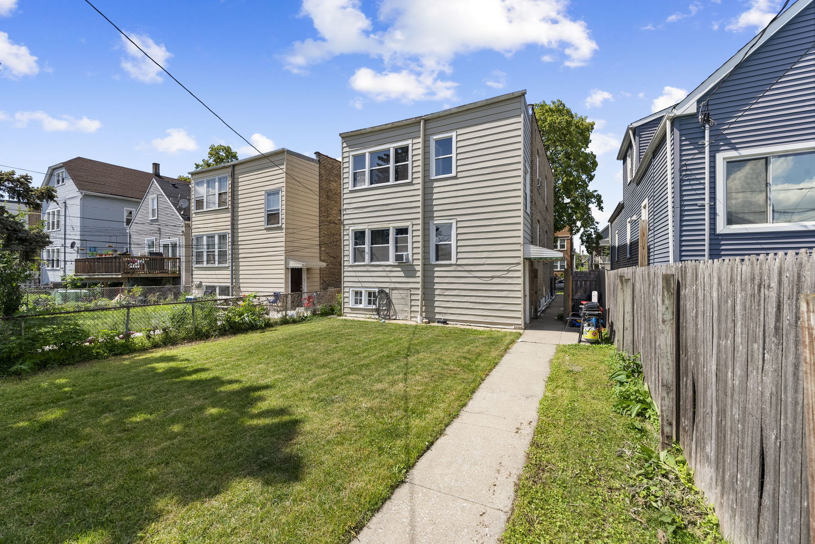 5121 West Henderson Avenue Chicago IL 60641