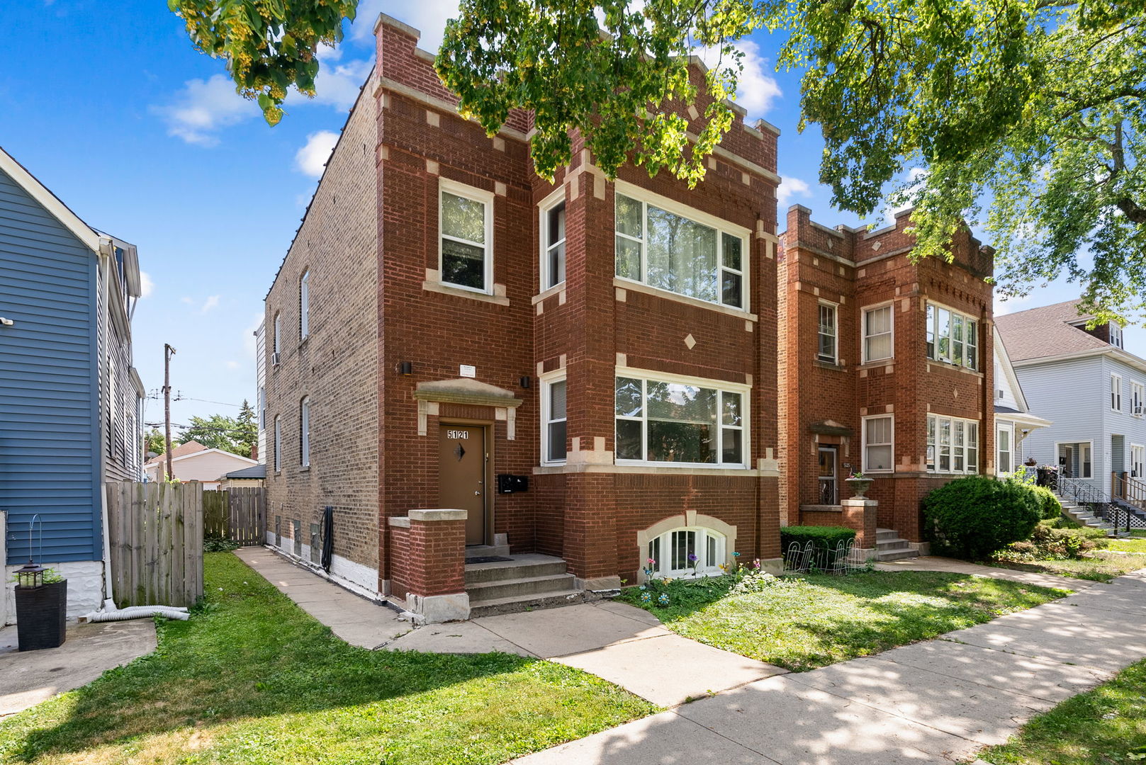 5121 West Henderson Avenue Chicago IL 60641