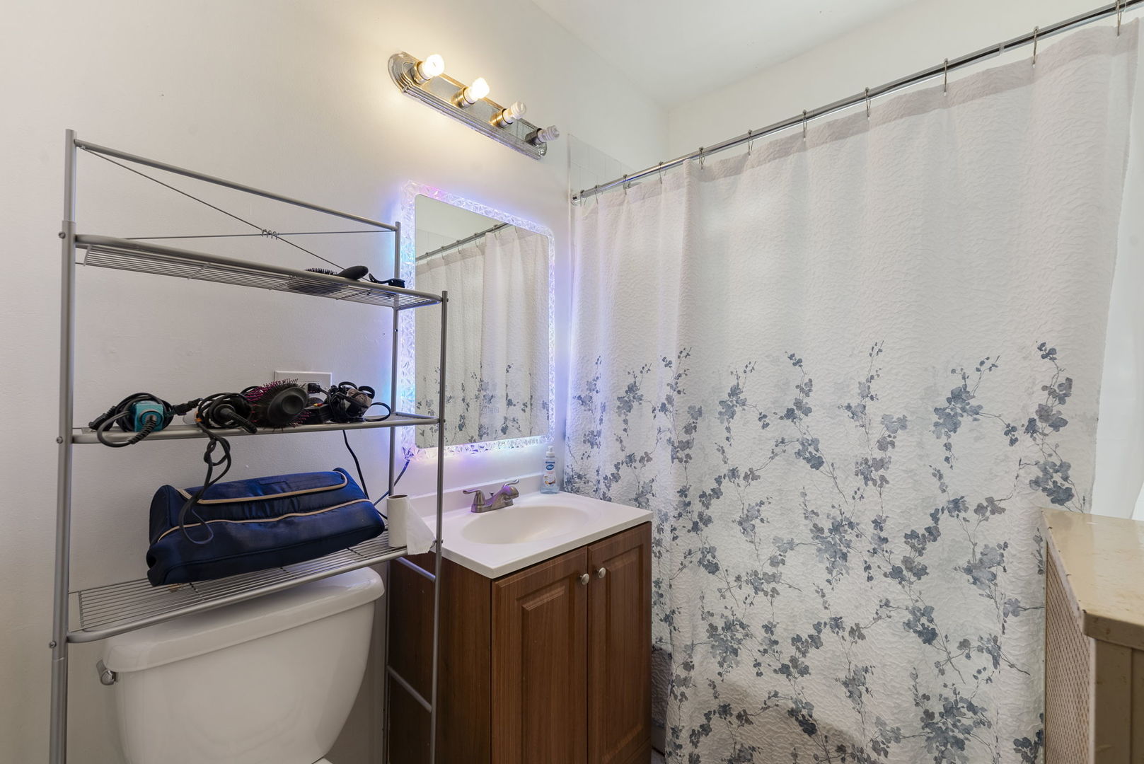 5121 West Henderson Avenue Chicago IL 60641