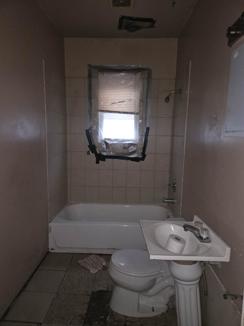 11234 South Indiana Avenue Chicago IL 60628