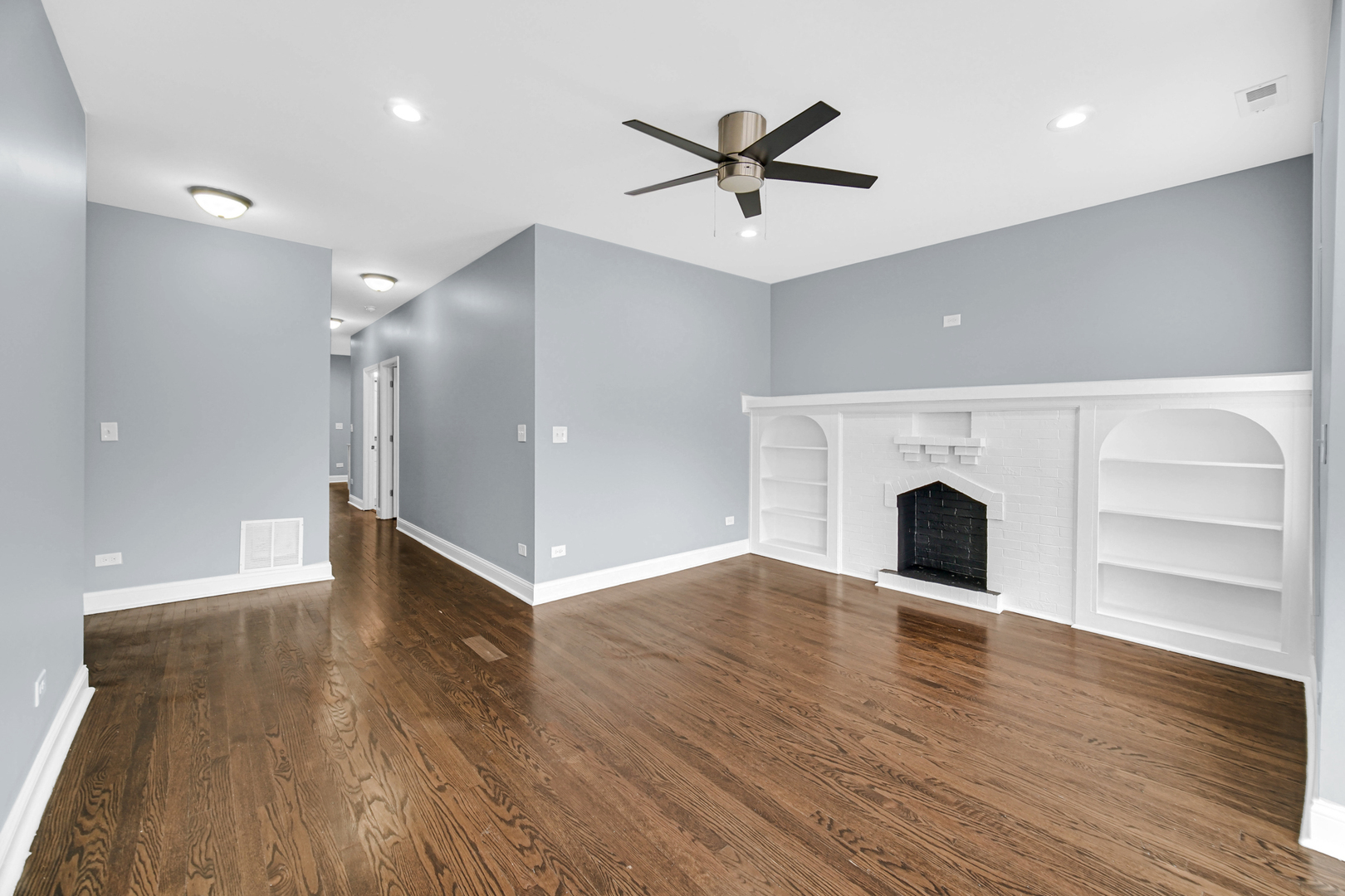 8120 South Loomis Boulevard Chicago IL 60620