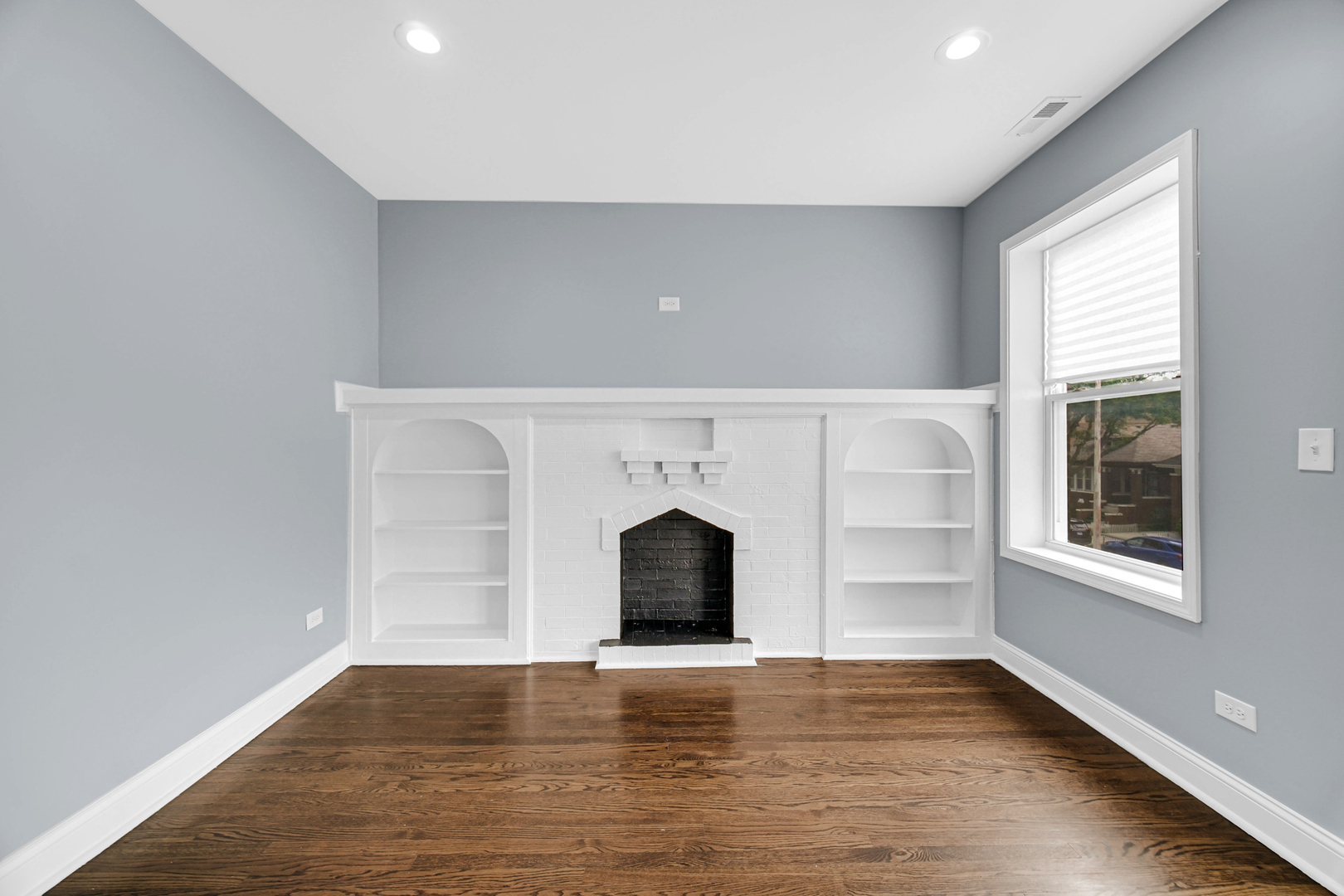 8120 South Loomis Boulevard Chicago IL 60620