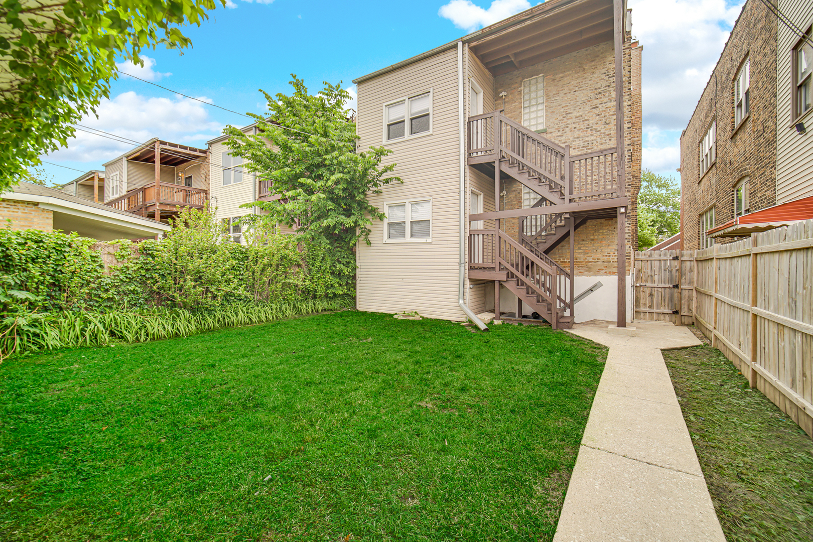 8120 South Loomis Boulevard Chicago IL 60620