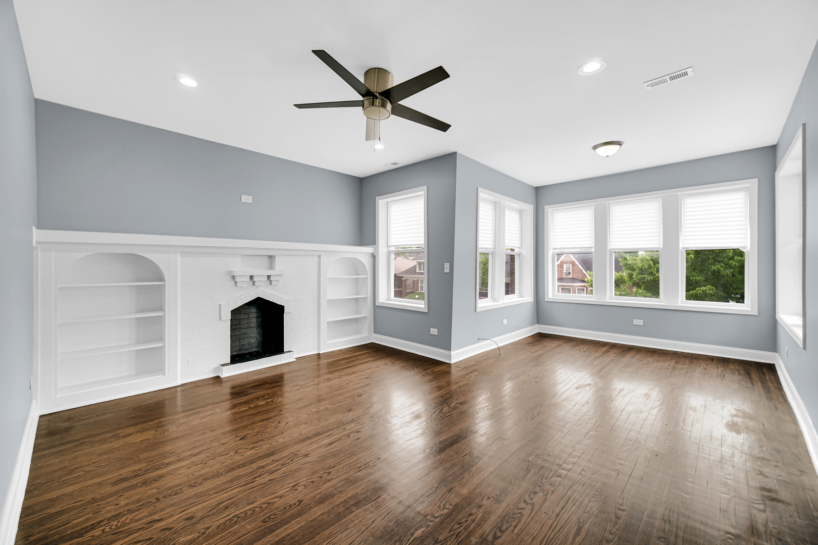 8120 South Loomis Boulevard Chicago IL 60620