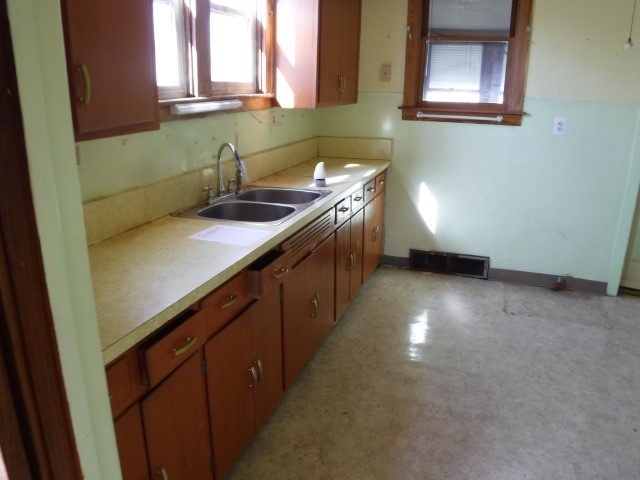 8736 South Emerald Avenue Chicago IL 60620
