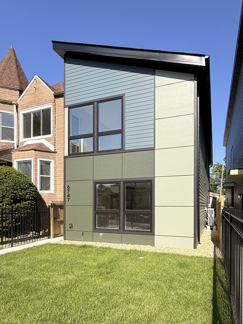 6747 South Langley Avenue Chicago IL 60637
