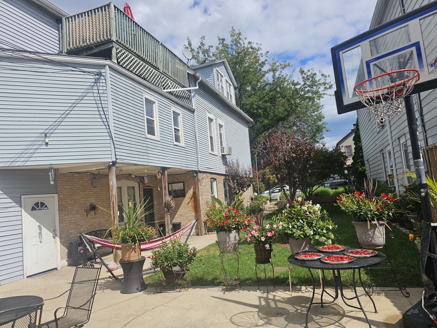 1728 North Francisco Avenue Chicago IL 60647