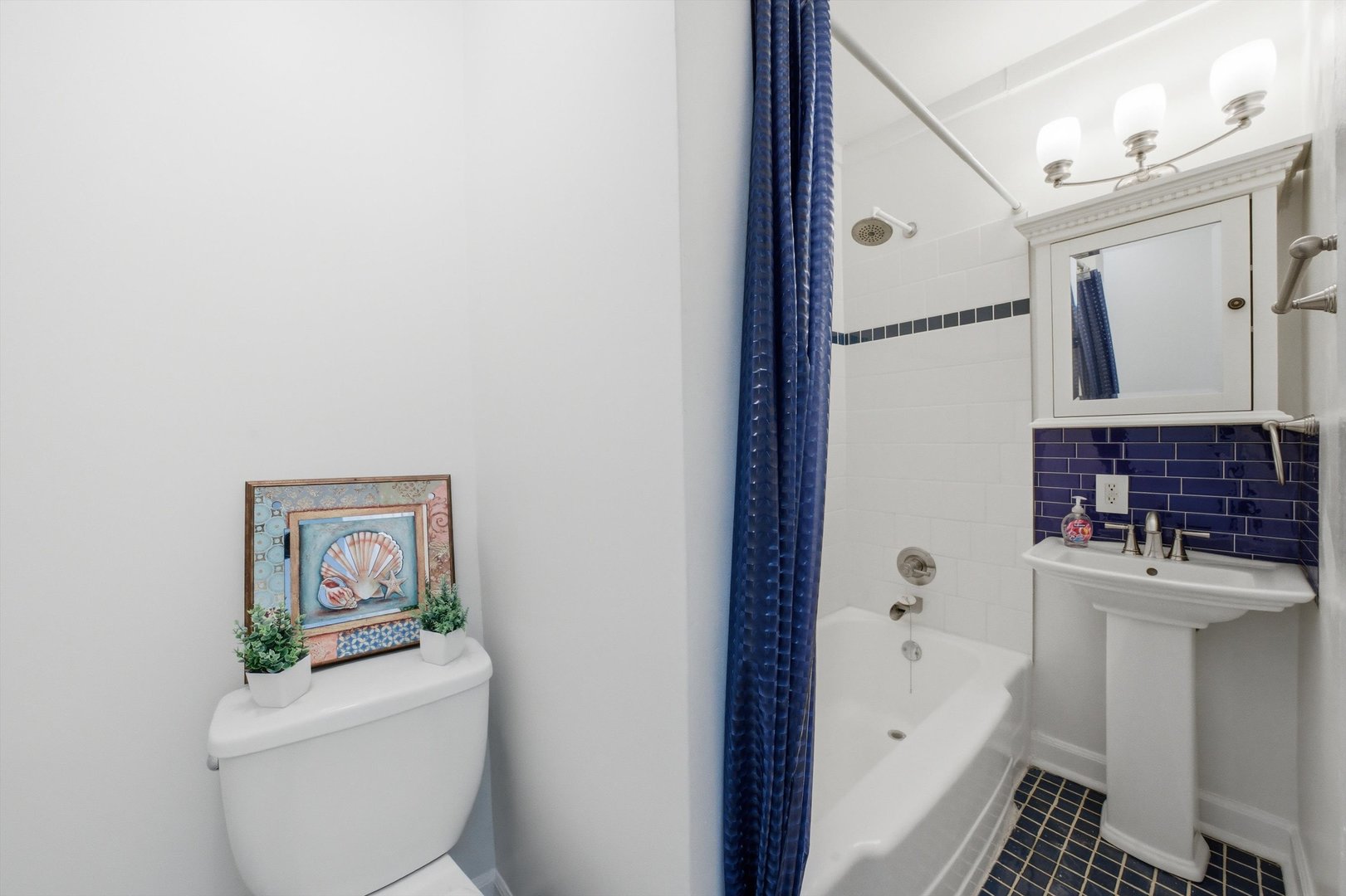 11412 South Saint Lawrence Avenue Chicago IL 60628