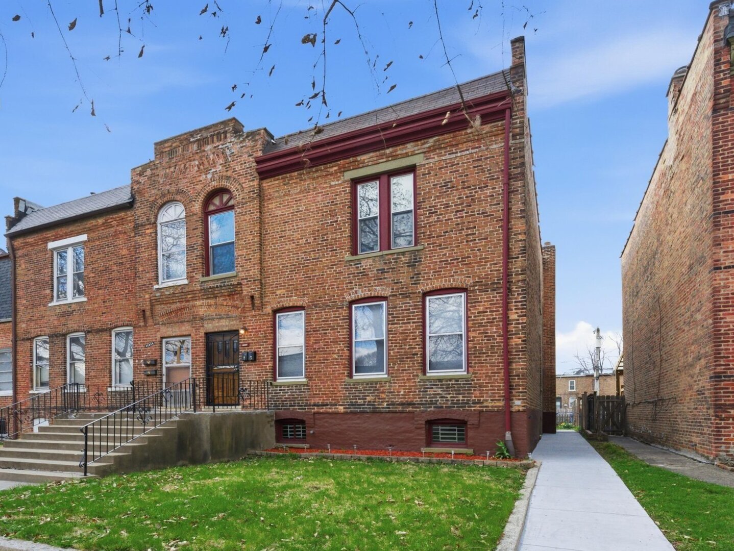 11412 South Saint Lawrence Avenue Chicago IL 60628