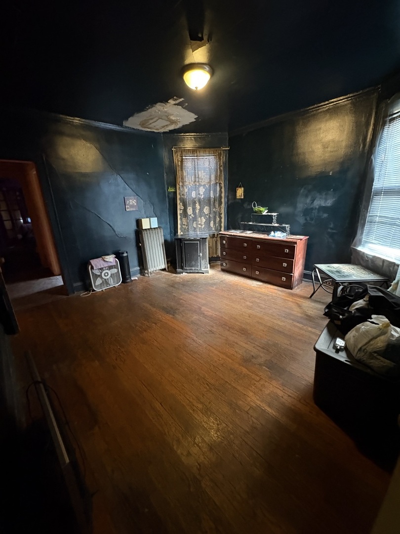 7811 South East End Avenue Chicago IL 60649