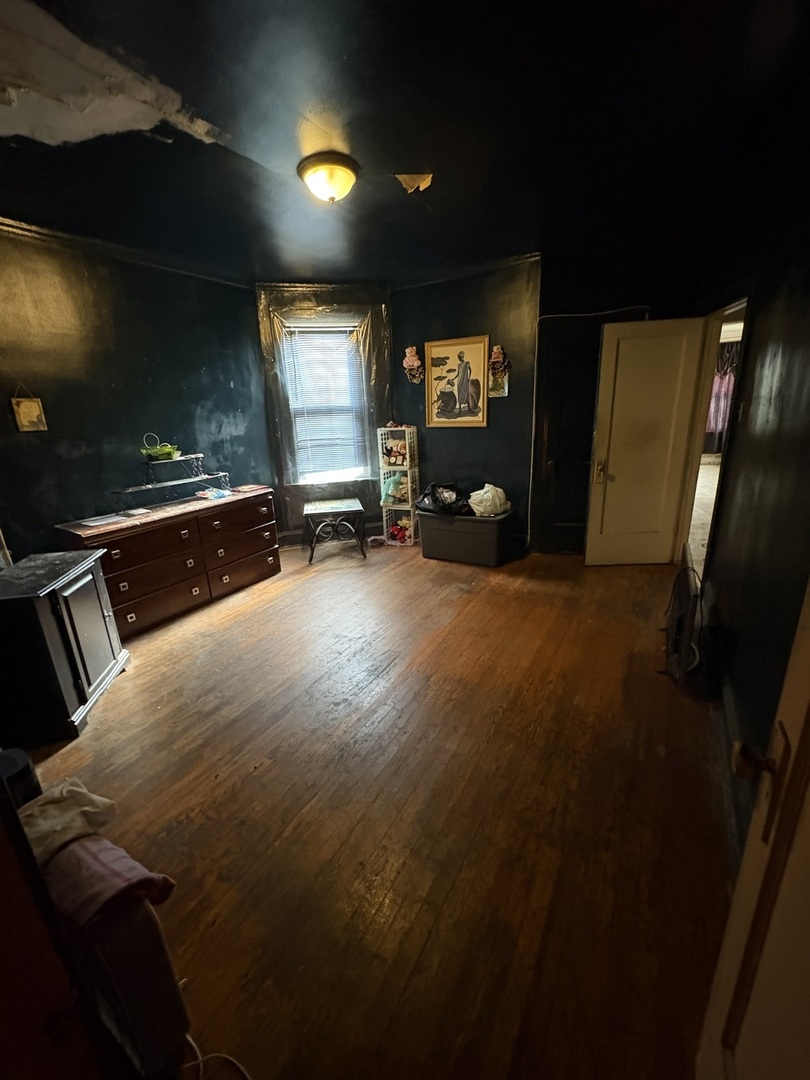 7811 South East End Avenue Chicago IL 60649