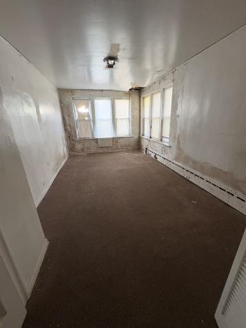 7811 South East End Avenue Chicago IL 60649