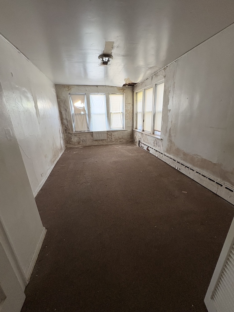 7811 South East End Avenue Chicago IL 60649