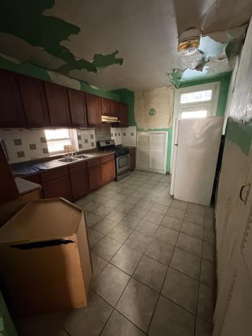 7811 South East End Avenue Chicago IL 60649