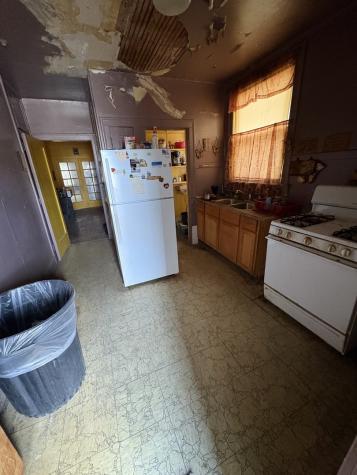 7811 South East End Avenue Chicago IL 60649