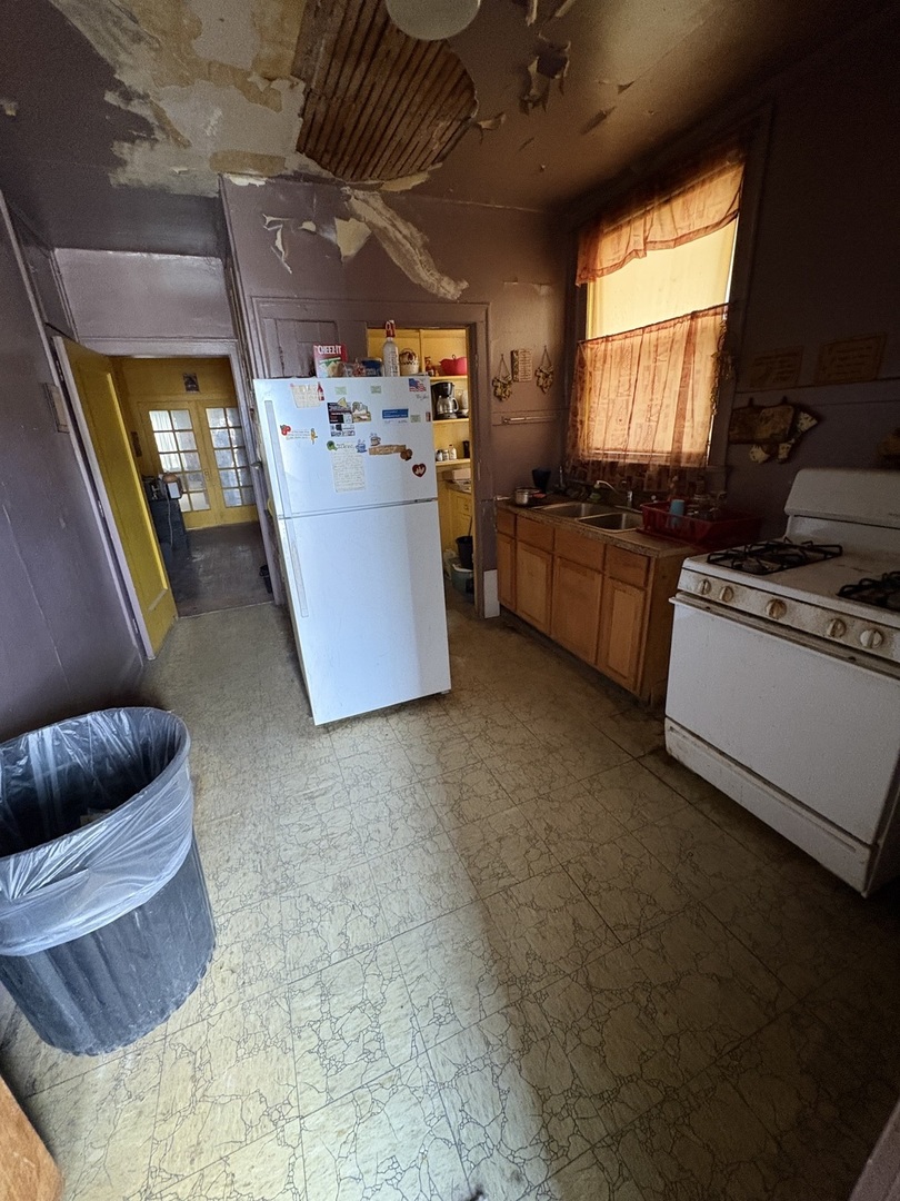 7811 South East End Avenue Chicago IL 60649