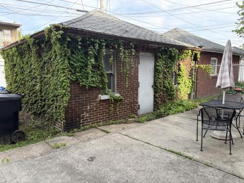 7811 South East End Avenue Chicago IL 60649