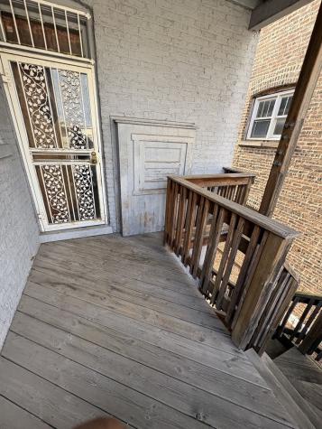 7811 South East End Avenue Chicago IL 60649