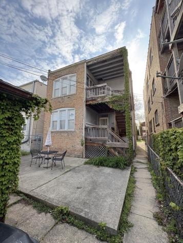 7811 South East End Avenue Chicago IL 60649