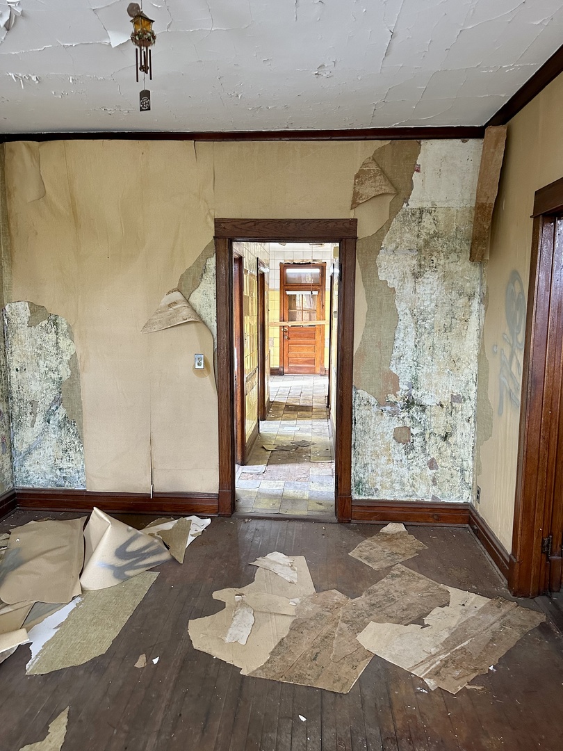 1328 North Avers Avenue Chicago IL 60651