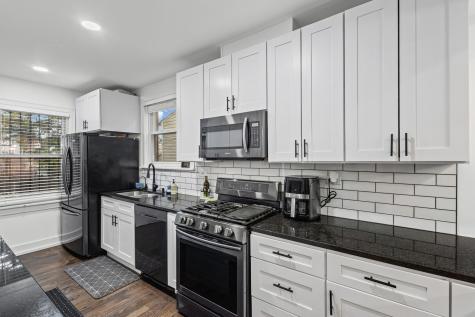 5226 West Eddy Street Chicago IL 60641