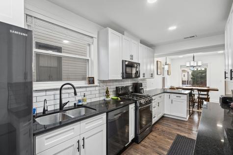 5226 West Eddy Street Chicago IL 60641