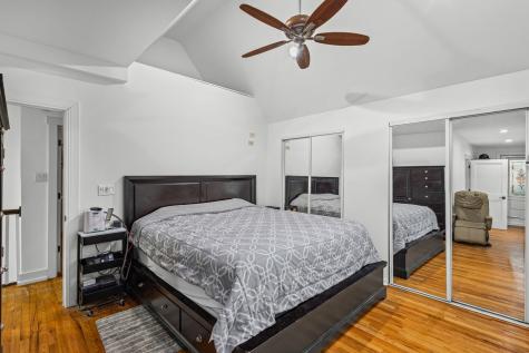 5226 West Eddy Street Chicago IL 60641
