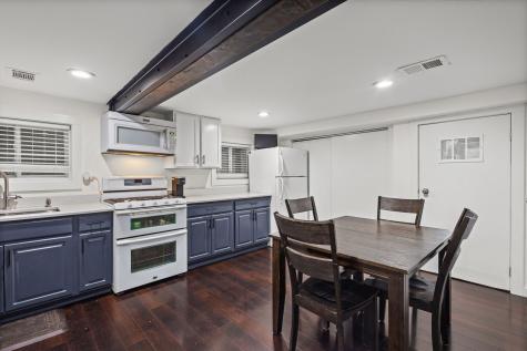 5226 West Eddy Street Chicago IL 60641