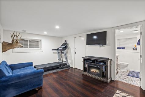 5226 West Eddy Street Chicago IL 60641