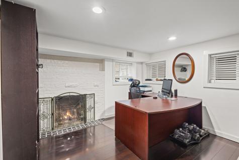 5226 West Eddy Street Chicago IL 60641