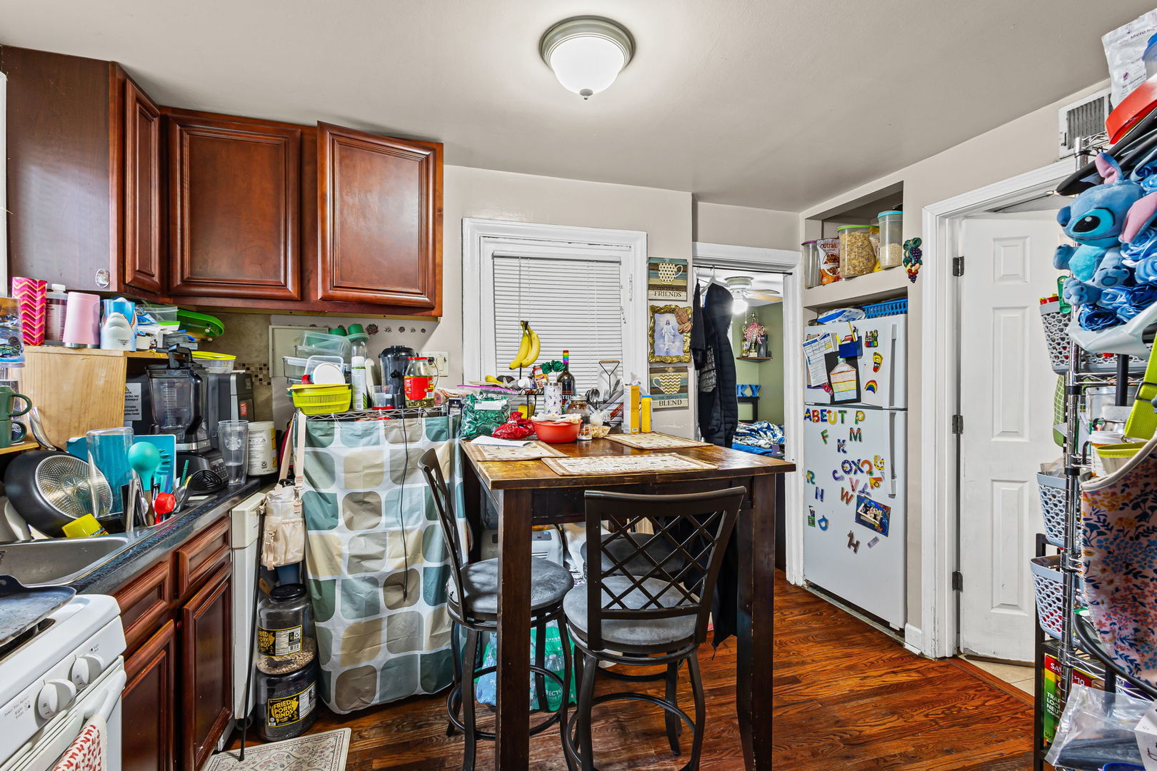 5226 West Eddy Street Chicago IL 60641