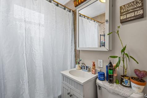 5226 West Eddy Street Chicago IL 60641