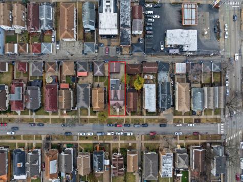 5226 West Eddy Street Chicago IL 60641