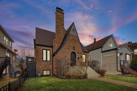 5226 West Eddy Street Chicago IL 60641
