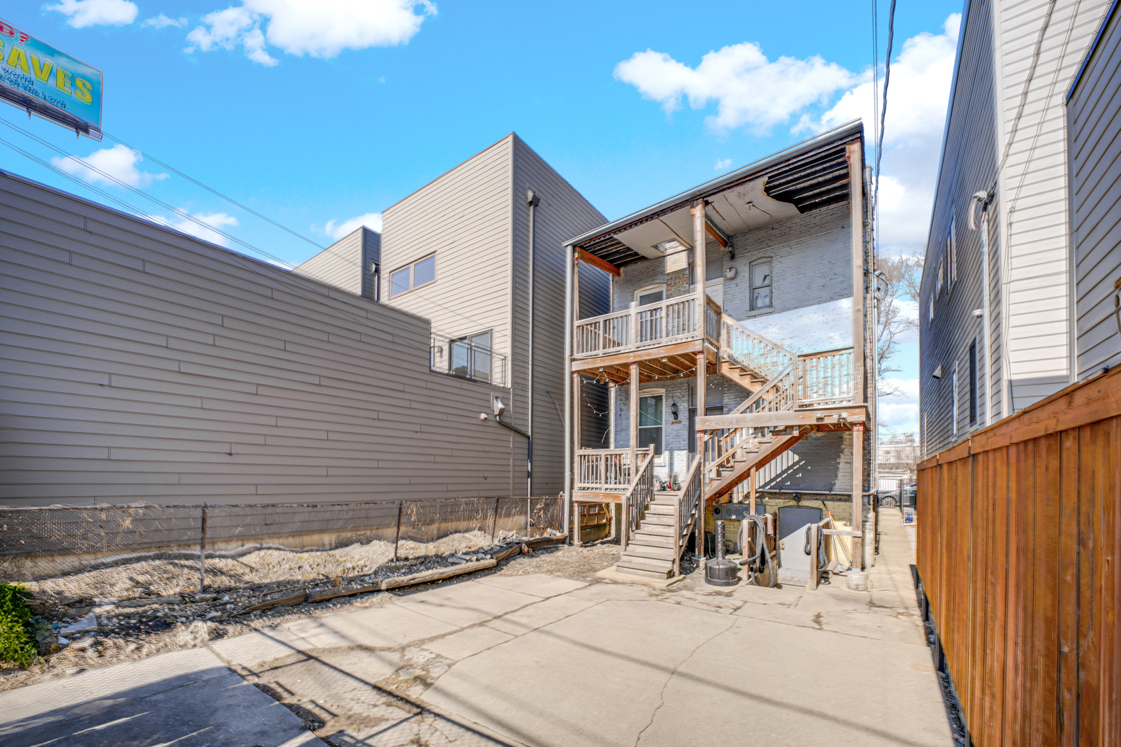 2333 West Montana Street Chicago IL 60647
