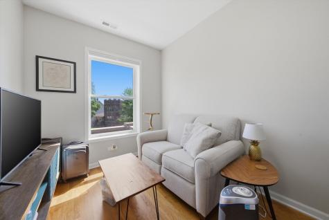 4916 West Hutchinson Street Chicago IL 60641