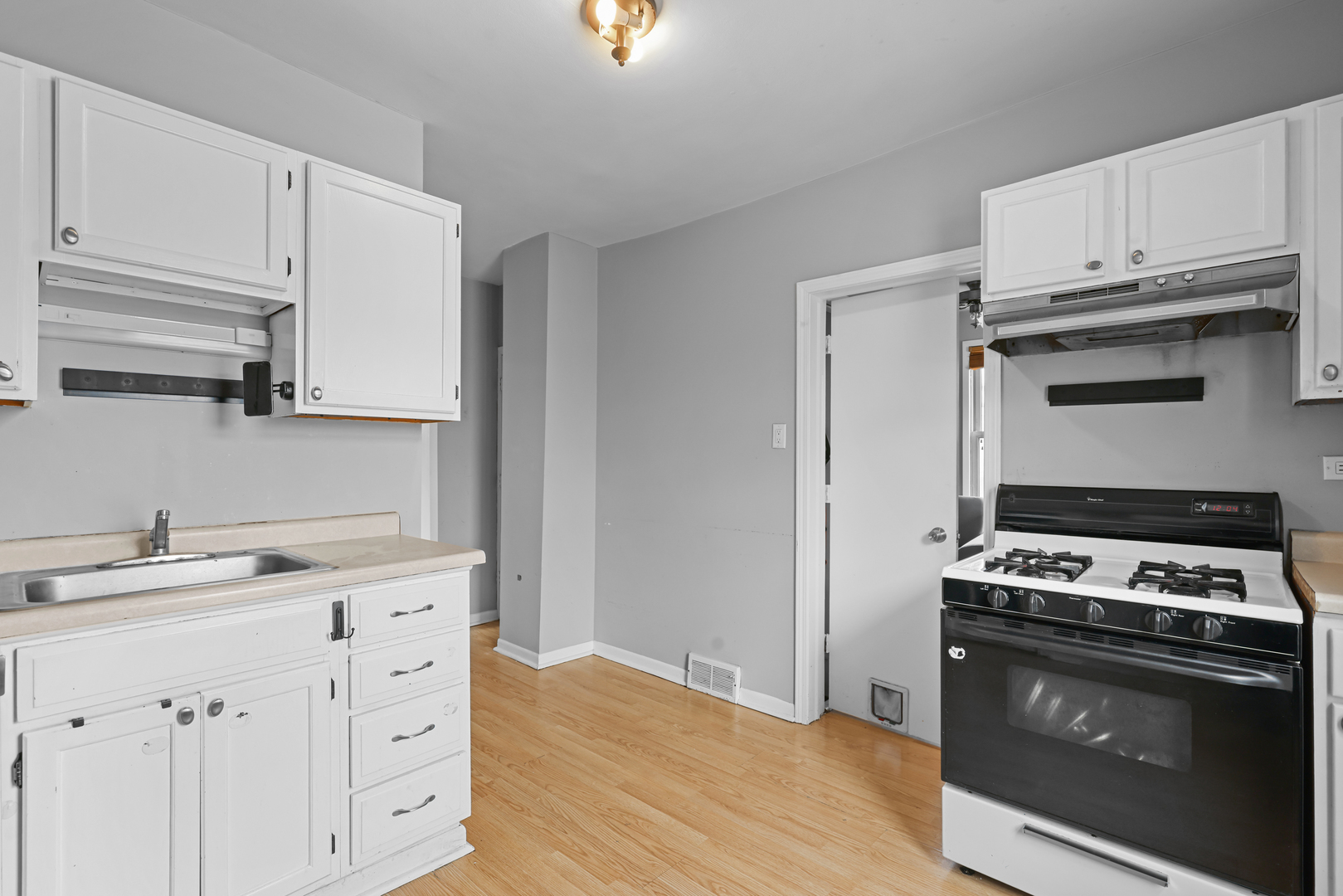 6316 West Warwick Avenue Chicago IL 60634